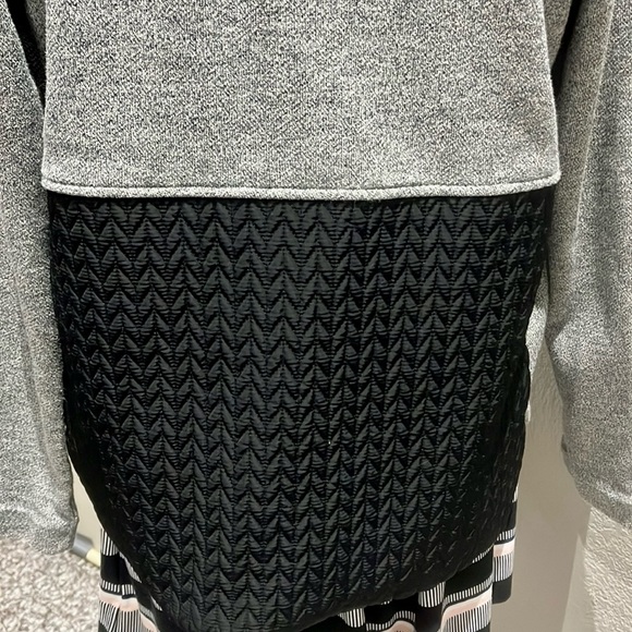 Armani Exchange Jacket. Large 
Zipper is broken - Picture 3 of 9